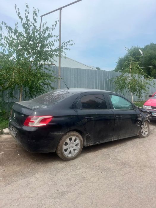 Автомобиль Peugeot
