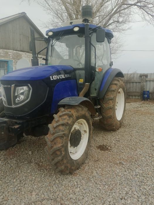 Трактор Ловол 904