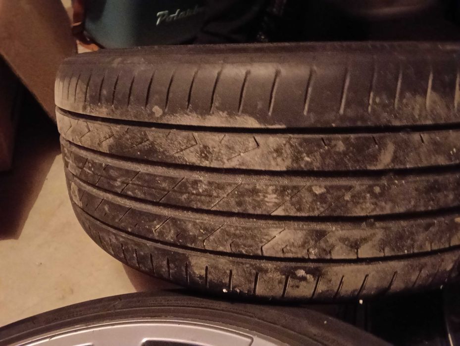 Vînd jante 5/108/R18 cauciucuri vara 225/40R18 dot 2021 cu jante