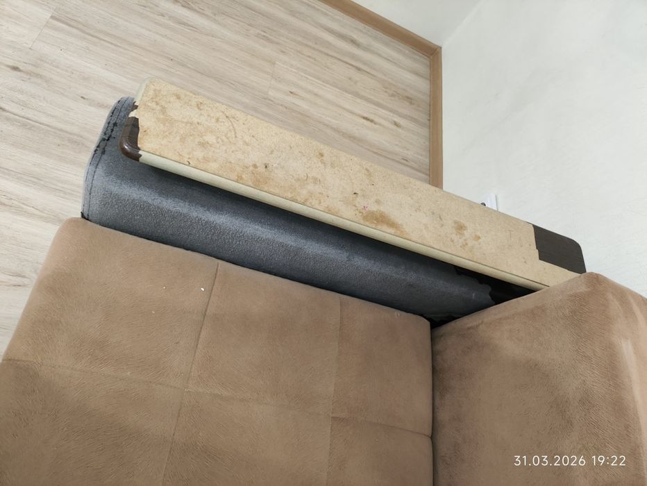 Отдам даром диван