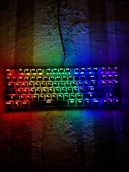 Продам клавиатуру механическую