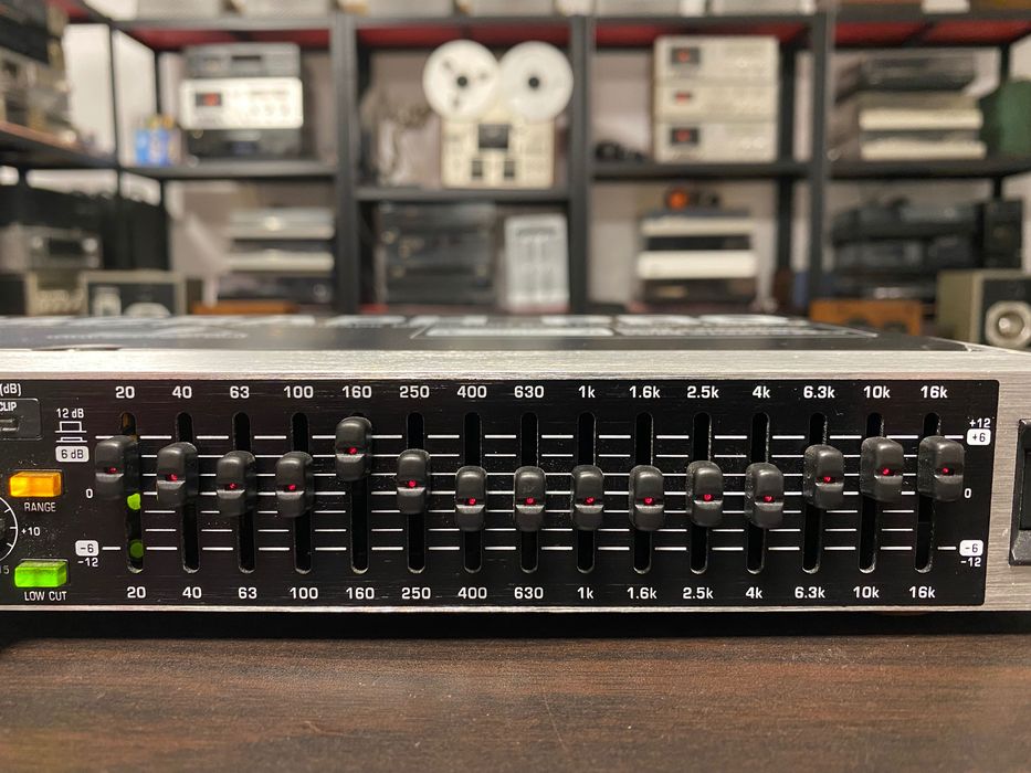 Еквалайзер Behringer
