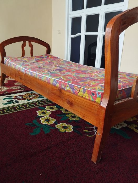 Кровать ручная работа. Бир кишилик