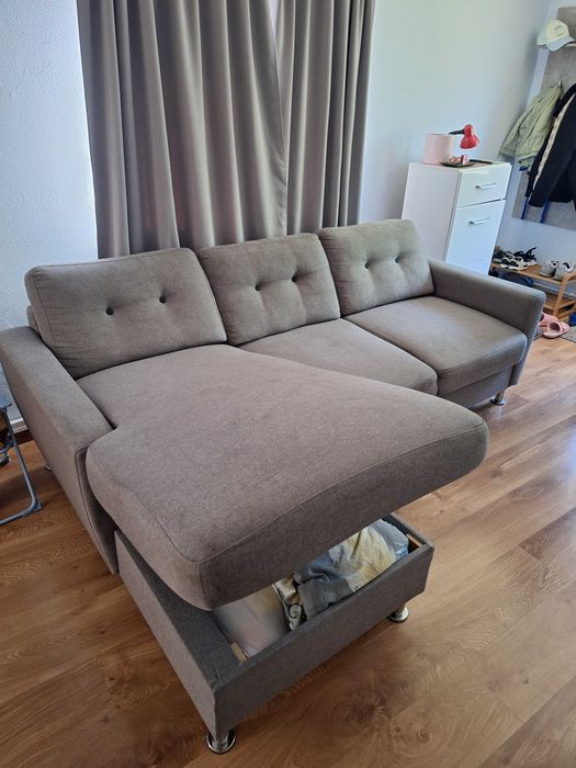 Canapea extensibila cu lada de depozitare