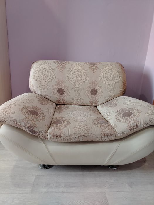 Кресло для гостинной