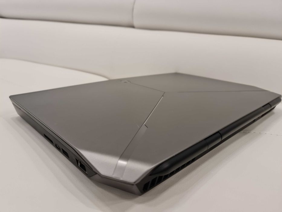 Laptop gaming ALIENWARE 17" intel core i7 , ram 32 gb, video 8 gb GTX