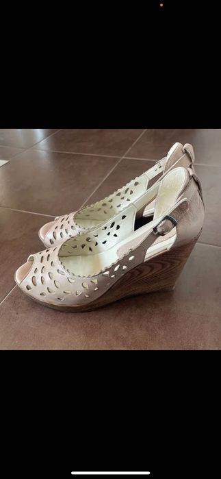 Луксозни сандали естествена кожа супер качество топ модел бежави нови