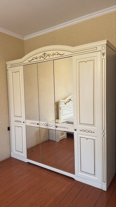 Спальный гарнитур