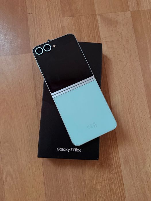 Samsung Z flip 6 + безжични слушалки Samsung
