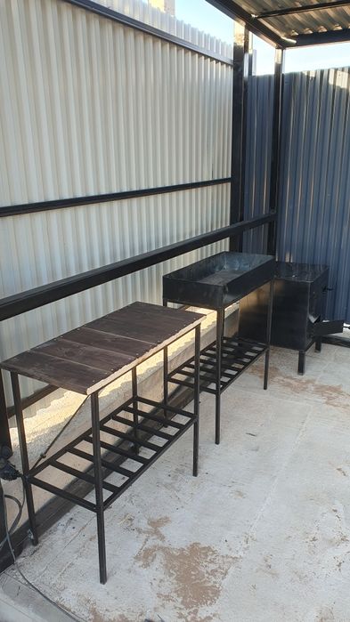 Продам мангал. Столик и печку.