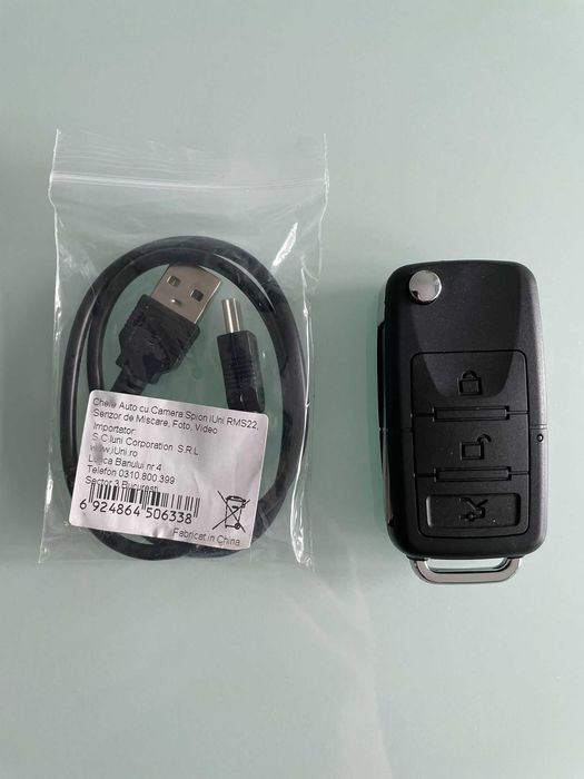 Vand cheie auto cu camera spion iUni RMS22, cu senzor de miscare, plus card de memorie 64GB, noua, nefolosita