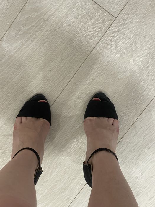 Продам босоножки ZARA