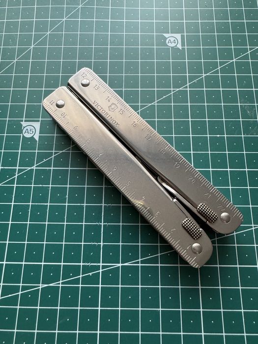 Мультитул Victorinox SwissTool
