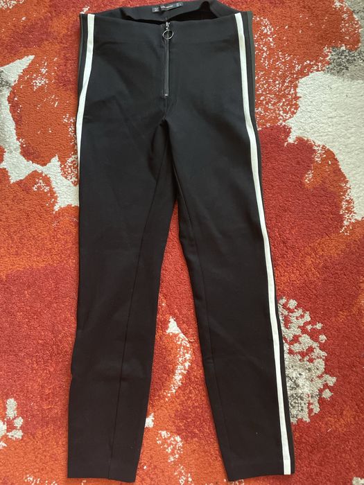 Pantaloni mulati tip colanti