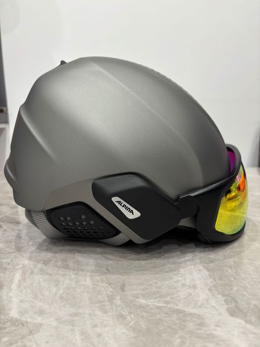 Ски каска ALPINA