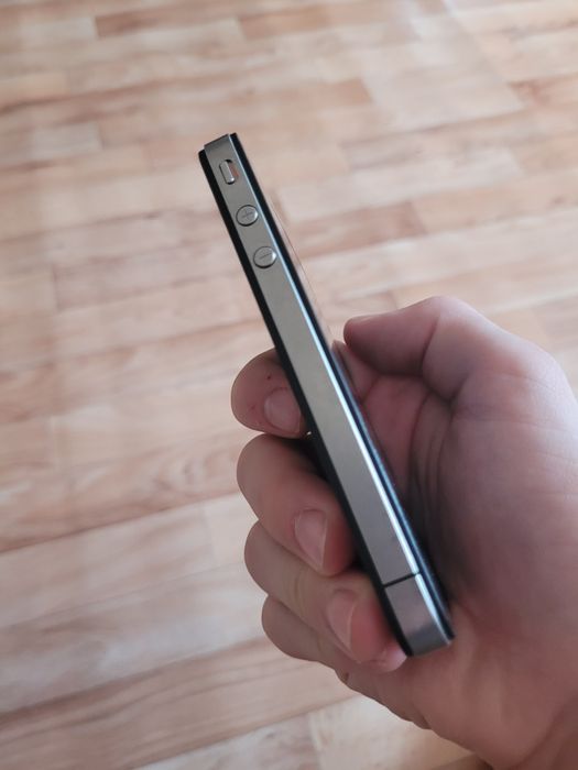 Apple iPhone 4 Черный