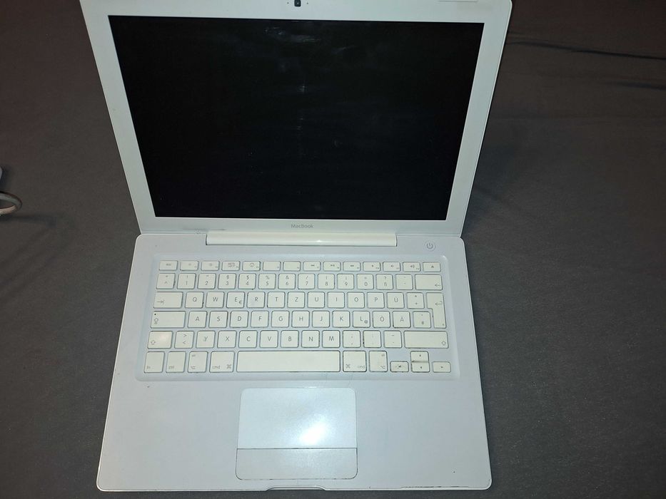 Apple MacBook A1181