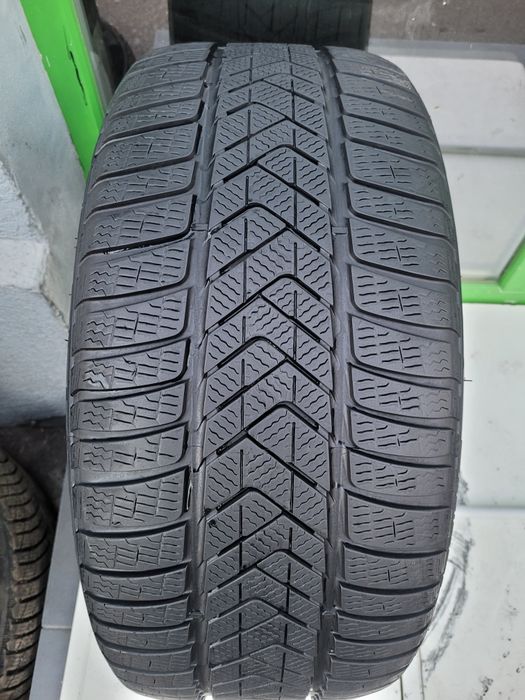 275 40 18 Anvelopa de iarnă Pirelli  O BUCATA