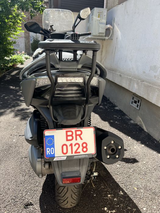 De vanzare maxi scuter Kymco Xciting 400i