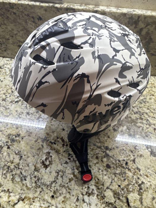 Каска за ски Uvex