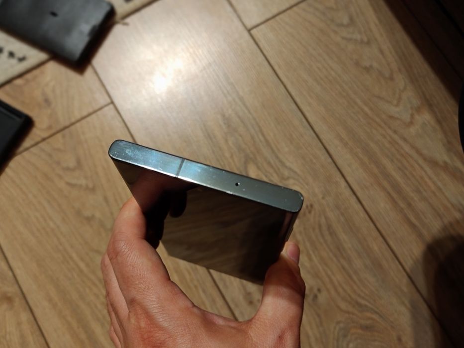 Продавам Samsung Galaxy S23 Ultra