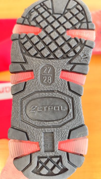 Мухарски елек Simms Guide Vest Steel, детски гащеризон за риболов и стримери за Hucho Hucho