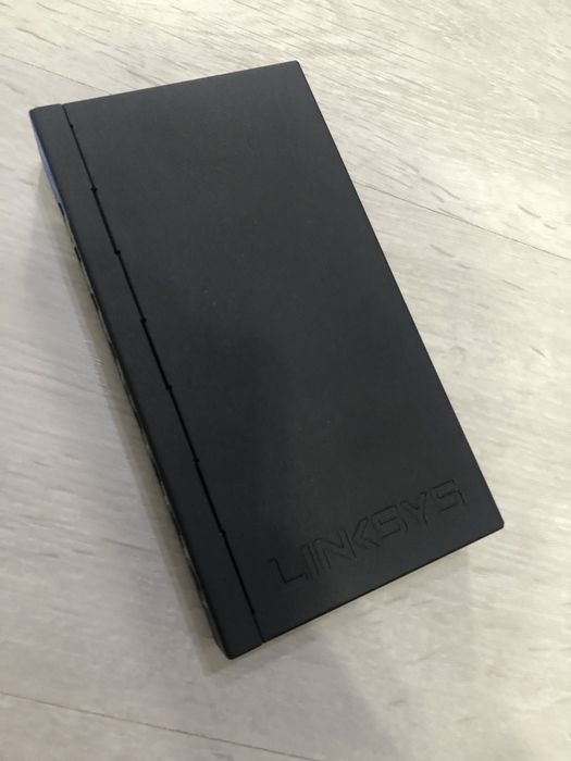 Linksys 8-Port Business Desktop Gigabit Switch GGS108-EU-RTL Negru