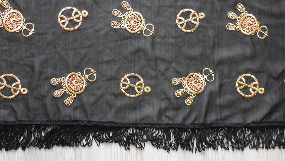 Бродирана Забрадка За Народна Носия