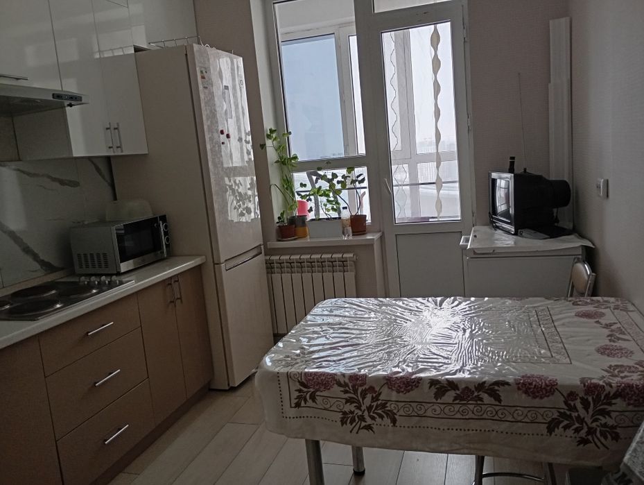 Подселением..Ищу..одну.Девушку.