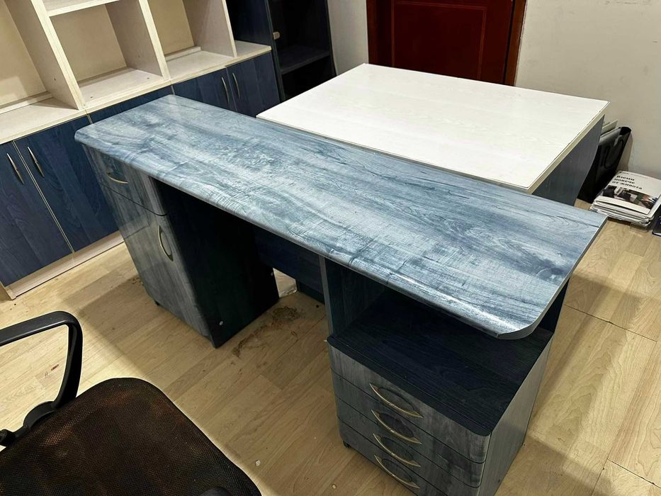 Офис обзавеждане