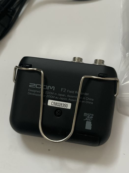 Zoom f2 Петличный микрофон
