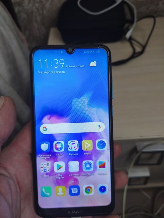 Продам телефон Huawei