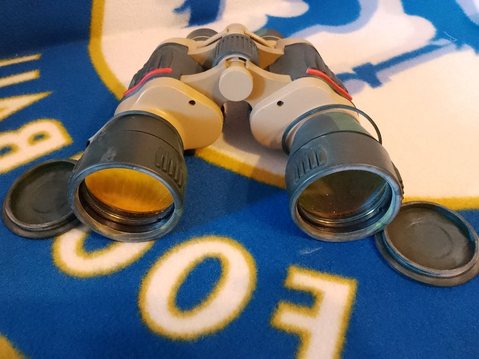 Бинокъл в чантичка
