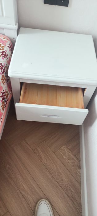 Продам кровать с тумбой и матрасом