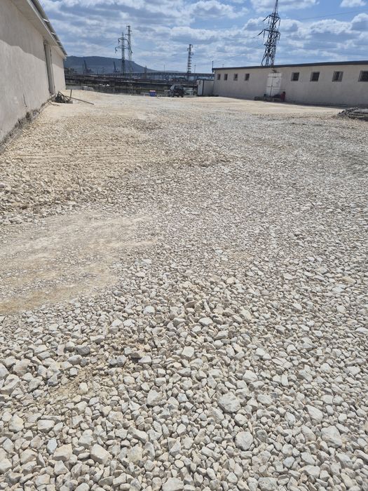 Услуги с комбиниран багер,бобкат  и  самосвали.