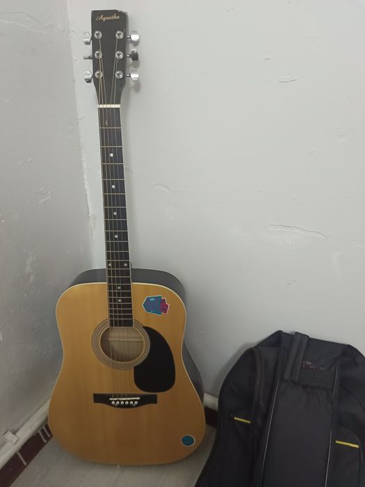 Продается гитара акустическая