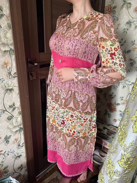 Келинчаклар учун куйлаклар. Холати яхши , бир-биридан чиройли, 46-48.