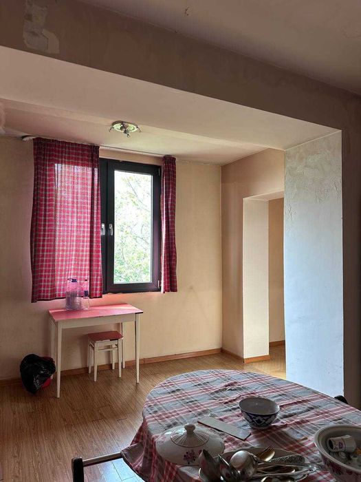 Продаётся 5и ком квартира ор-р Метро Космонавтов Ор: Голубые Купала