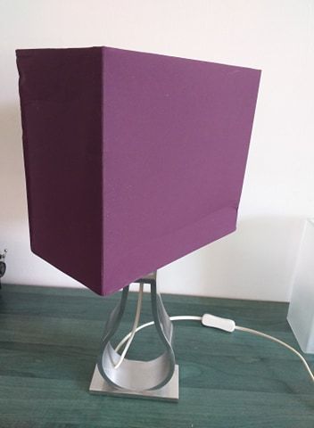 Veioza cu suport metalic