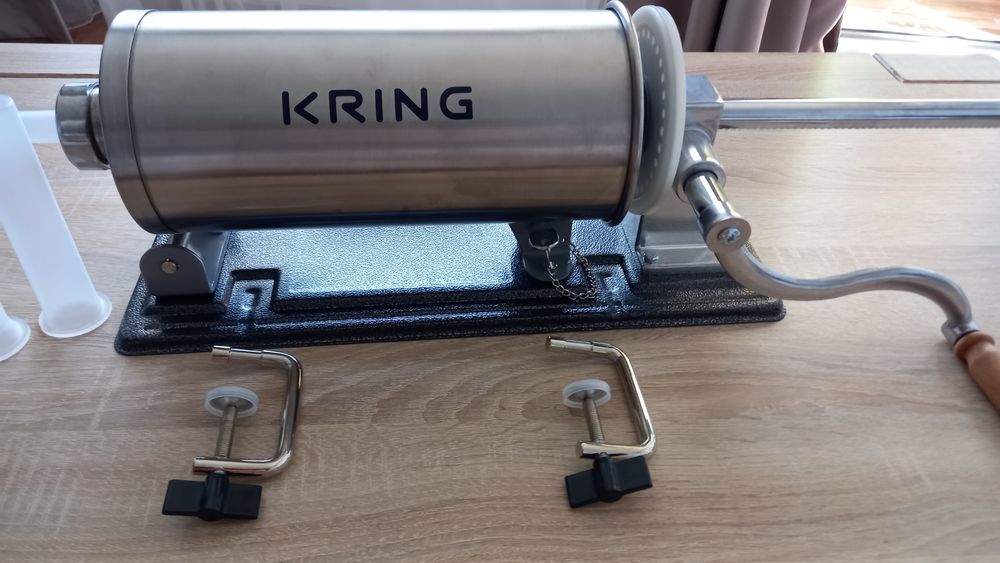 Уред за пълнене на наденица