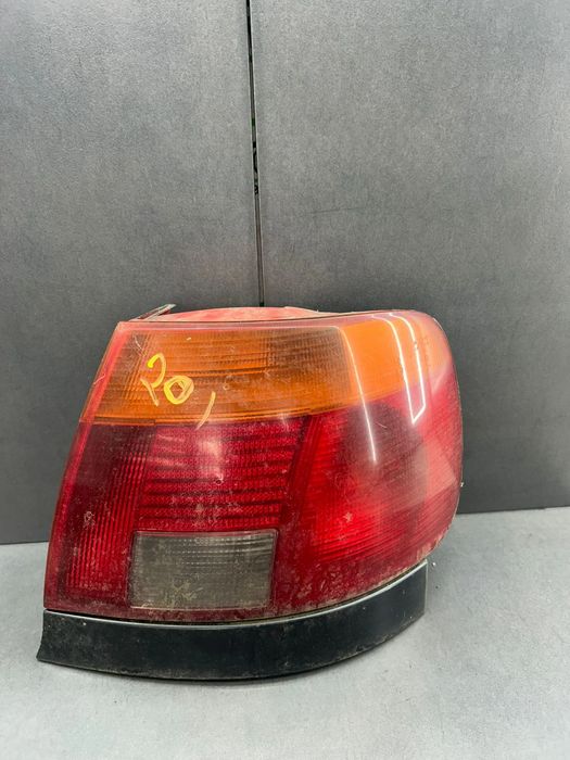 Lampa / Tripla stop dreapta pe aripa Audi A4 1998 1.9 TDI MT (90 hp)