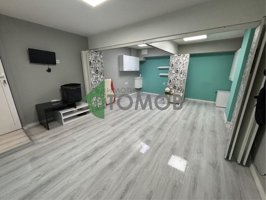 Дава се под наем Магазин в Стара Загора, Македонски - 35 кв.м за 300 € - Снимка #1