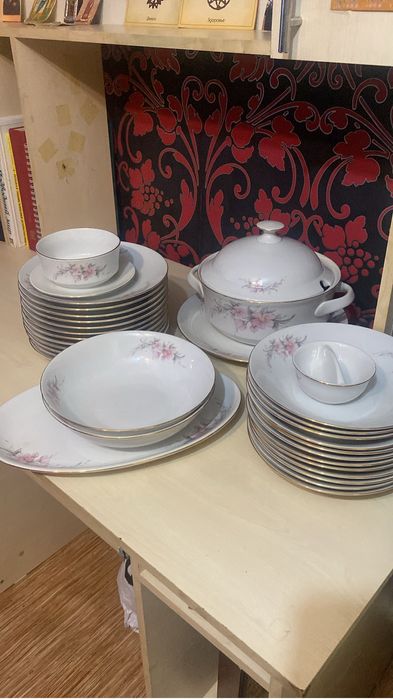 Продам столовый сервиз