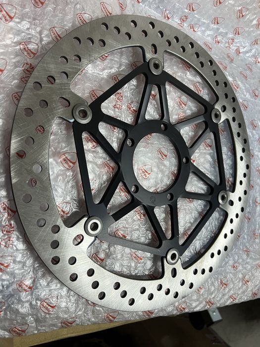 Ducati V4 Panigale/Streetfighter части - дискове - карбон - спойлери