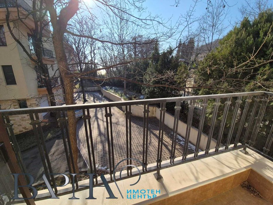 Дава се под наем Двустаен апартамент в к.к. Св.Св. Константин и Елена - 60 кв.м за 548.25 € - Снимка #12