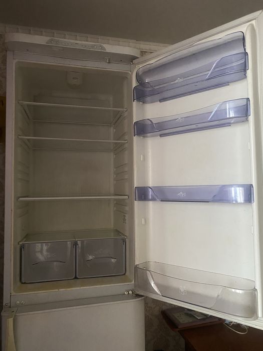 Холодильник Бирюса