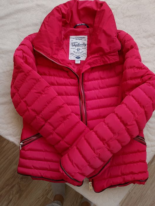 Зимно червено яке