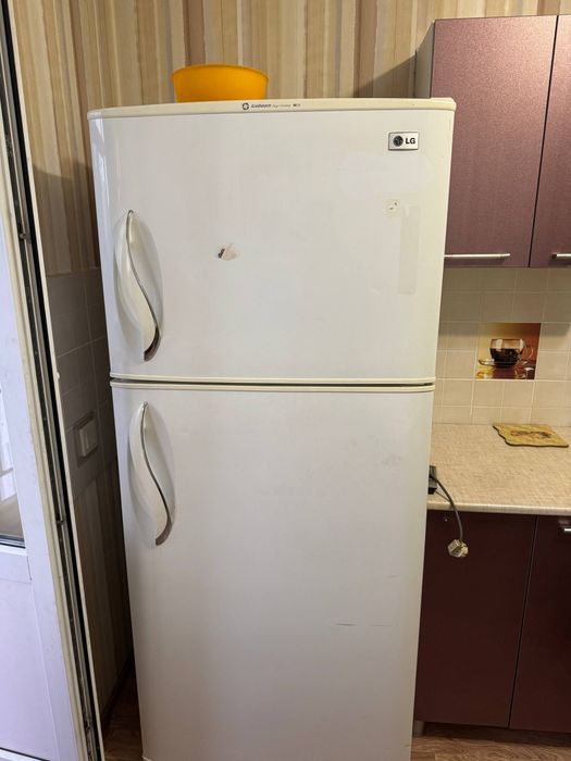 Холодильник б/у в хорошем сост 30000