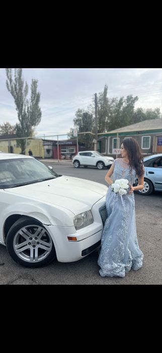 Продам вечерние платья