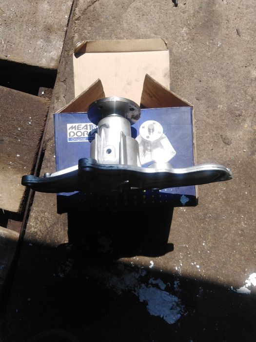 Продам помпа на авто